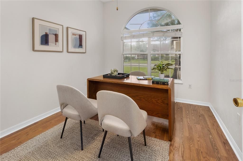 Activo con contrato: $350,000 (3 camas, 2 baños, 1982 Pies cuadrados)