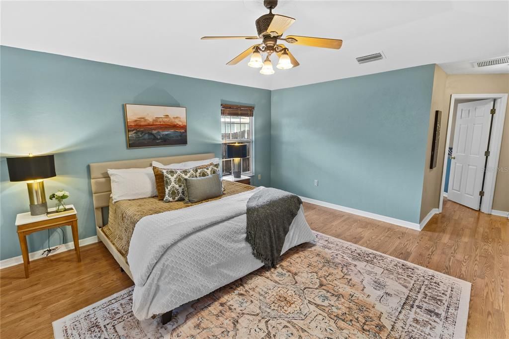 Activo con contrato: $350,000 (3 camas, 2 baños, 1982 Pies cuadrados)