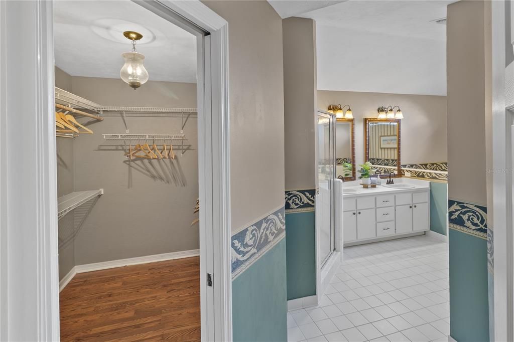 Activo con contrato: $350,000 (3 camas, 2 baños, 1982 Pies cuadrados)