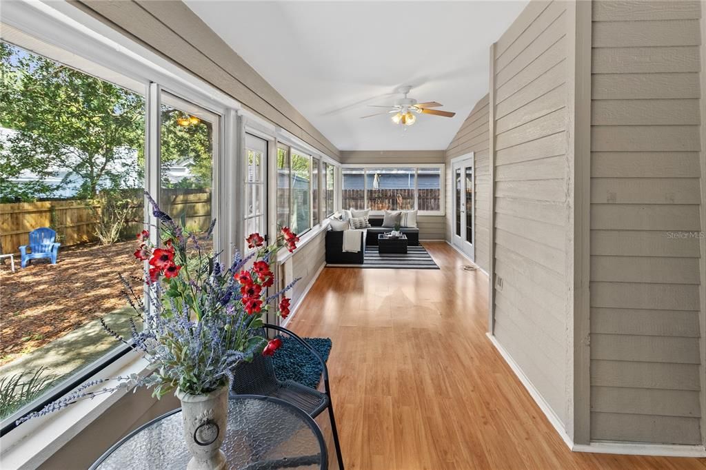 Activo con contrato: $350,000 (3 camas, 2 baños, 1982 Pies cuadrados)