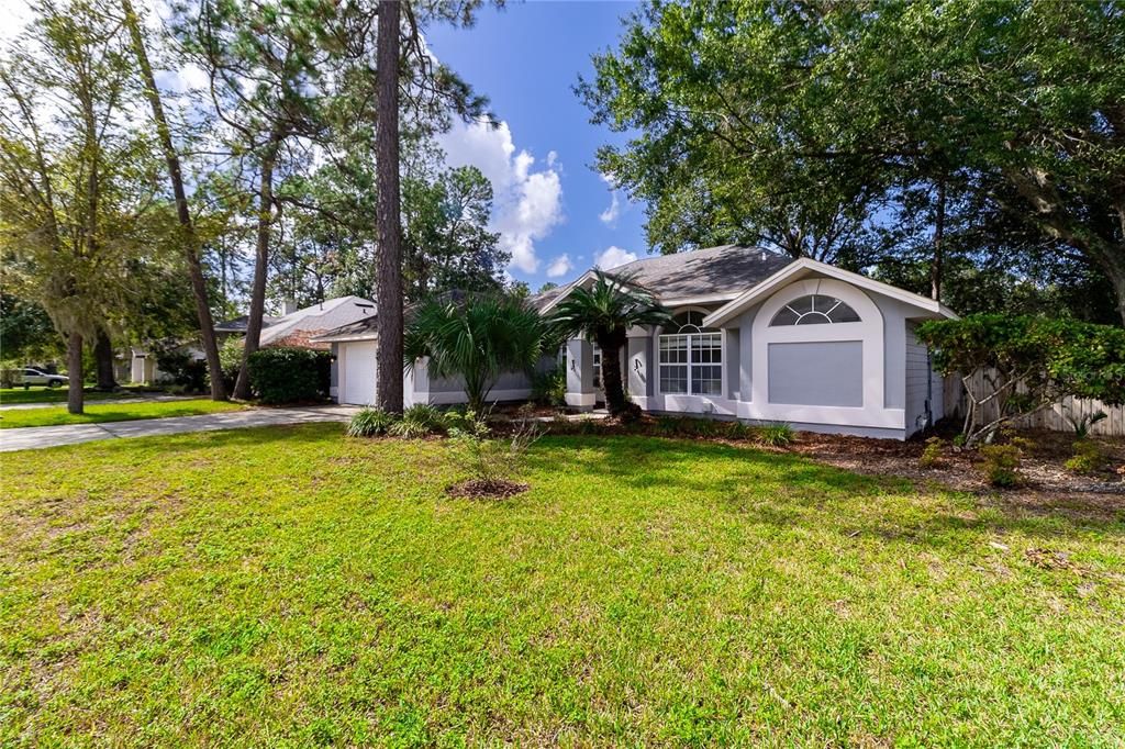 Activo con contrato: $350,000 (3 camas, 2 baños, 1982 Pies cuadrados)