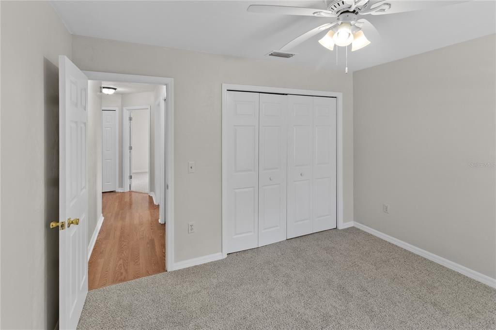 Activo con contrato: $350,000 (3 camas, 2 baños, 1982 Pies cuadrados)