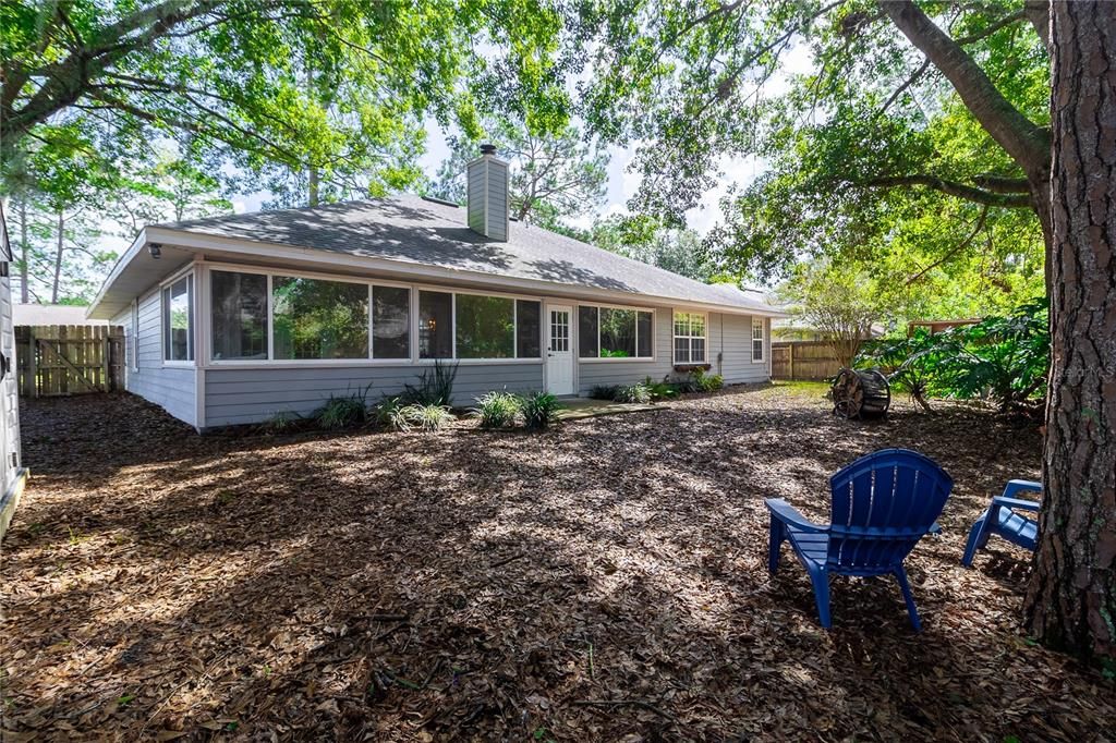 Activo con contrato: $350,000 (3 camas, 2 baños, 1982 Pies cuadrados)