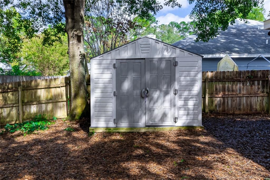 Activo con contrato: $350,000 (3 camas, 2 baños, 1982 Pies cuadrados)