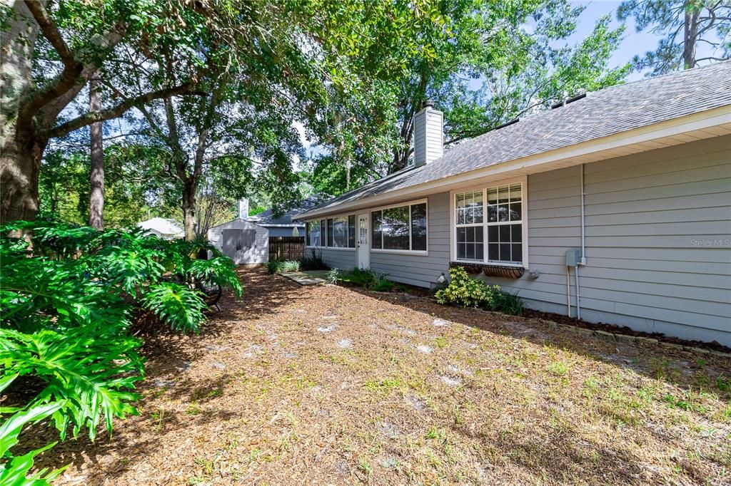 Activo con contrato: $350,000 (3 camas, 2 baños, 1982 Pies cuadrados)