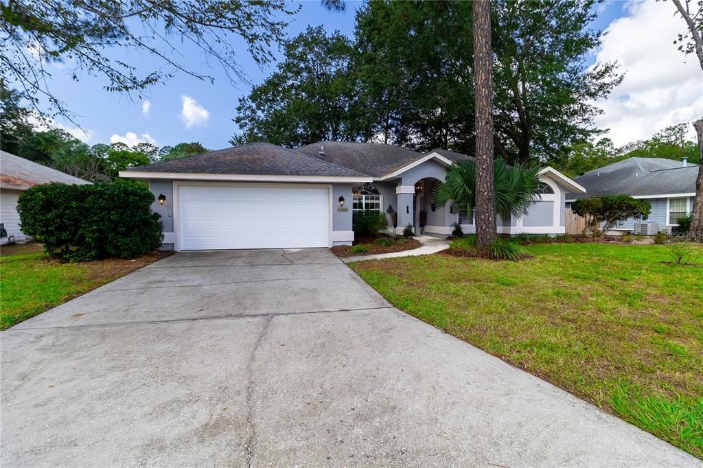 Activo con contrato: $350,000 (3 camas, 2 baños, 1982 Pies cuadrados)