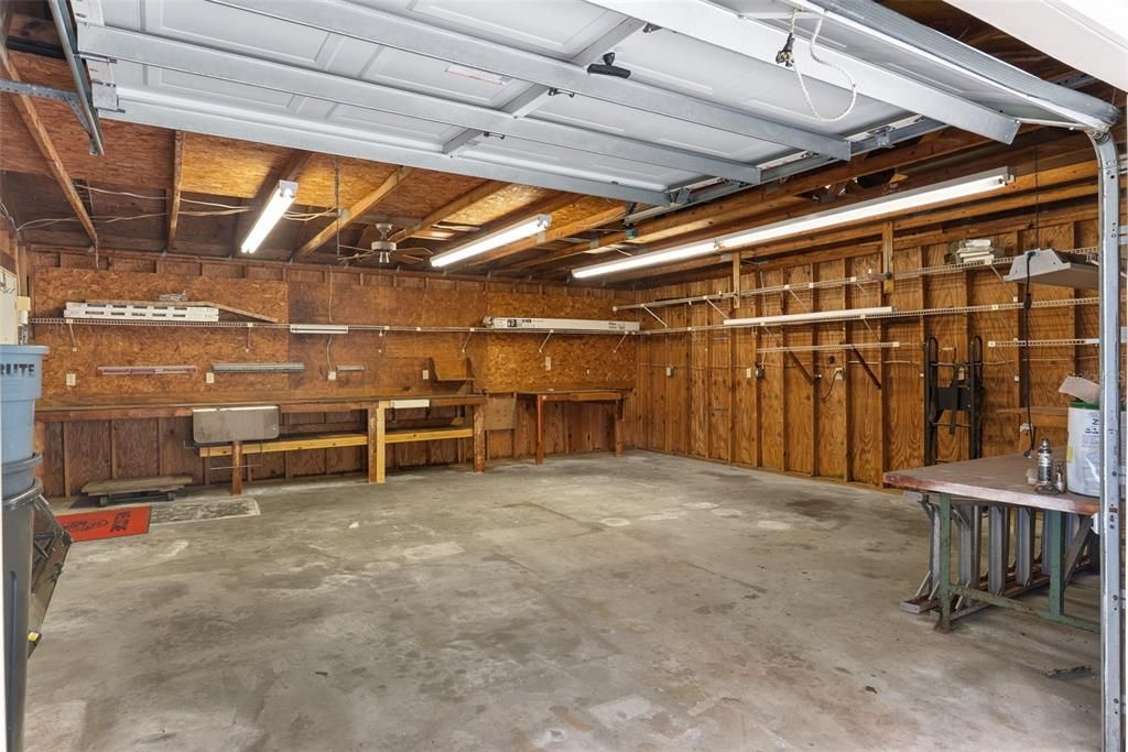 For Sale: $580,000 (3 beds, 2 baths, 2027 Square Feet)