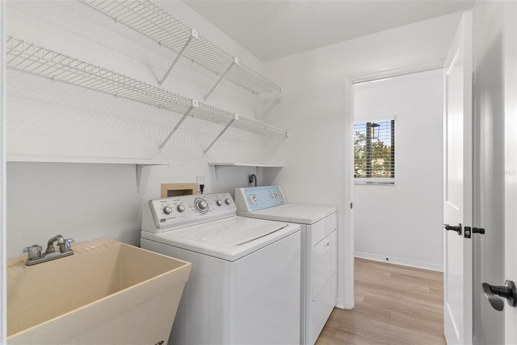 For Sale: $580,000 (3 beds, 2 baths, 2027 Square Feet)