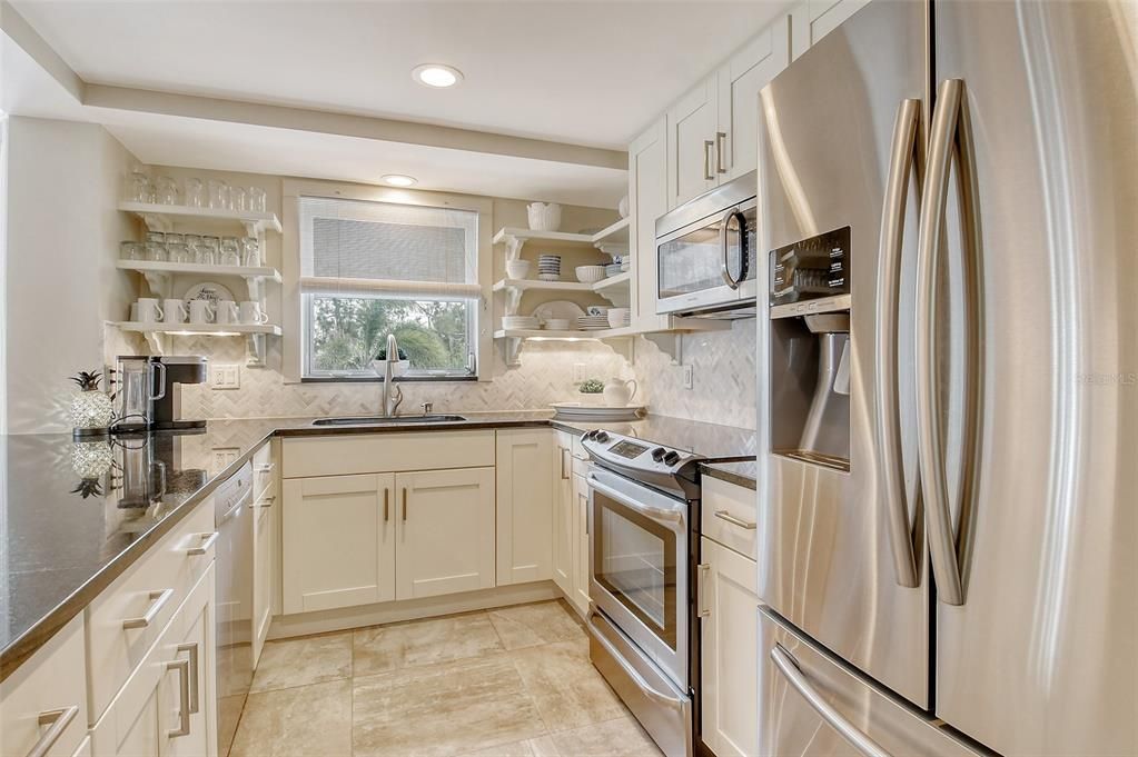Activo con contrato: $650,000 (3 camas, 2 baños, 1474 Pies cuadrados)