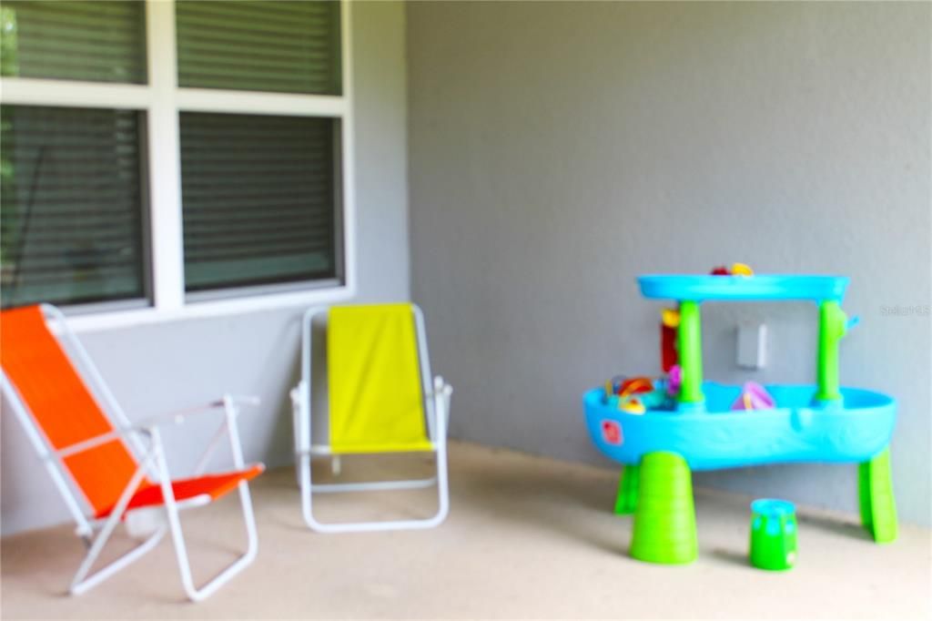 待售: $324,800 (4 贝兹, 2 浴室, 1825 平方英尺)