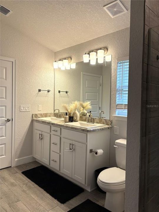 待售: $324,800 (4 贝兹, 2 浴室, 1825 平方英尺)