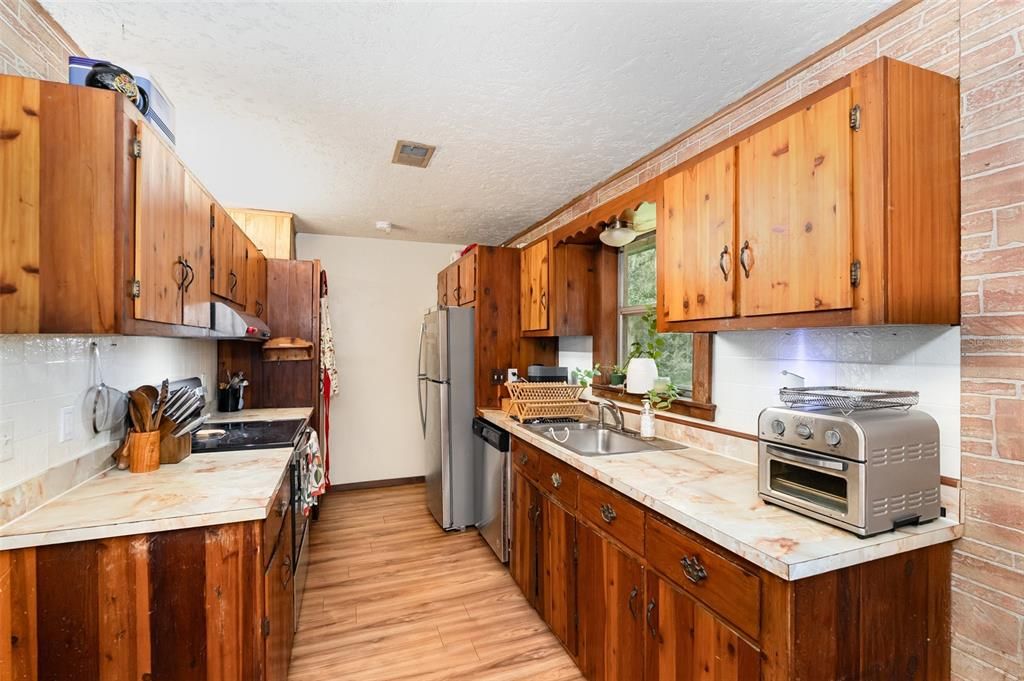 待售: $349,900 (3 贝兹, 1 浴室, 1144 平方英尺)