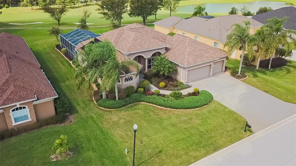 Activo con contrato: $695,000 (4 camas, 3 baños, 2601 Pies cuadrados)