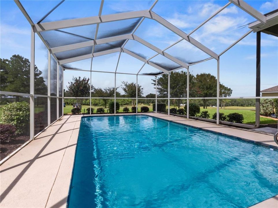 Activo con contrato: $695,000 (4 camas, 3 baños, 2601 Pies cuadrados)