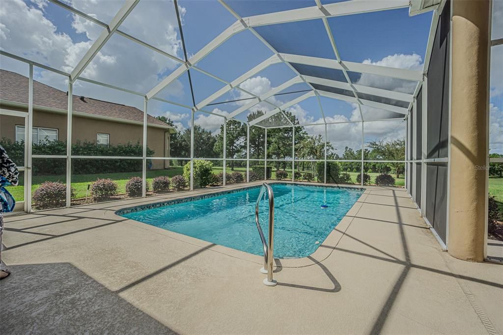 Activo con contrato: $695,000 (4 camas, 3 baños, 2601 Pies cuadrados)