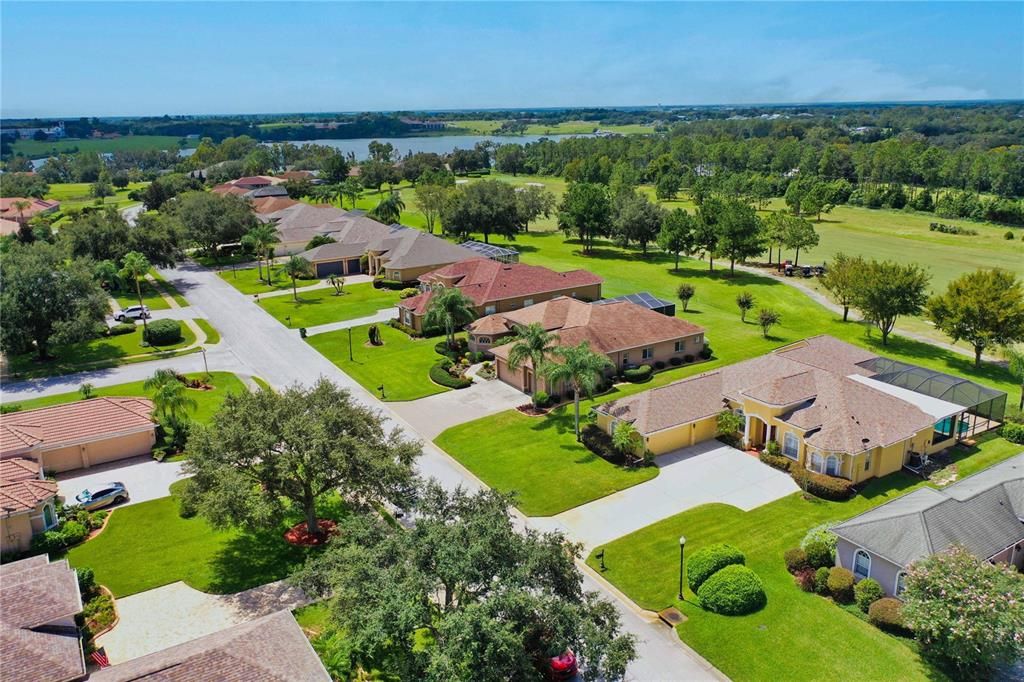 Activo con contrato: $695,000 (4 camas, 3 baños, 2601 Pies cuadrados)