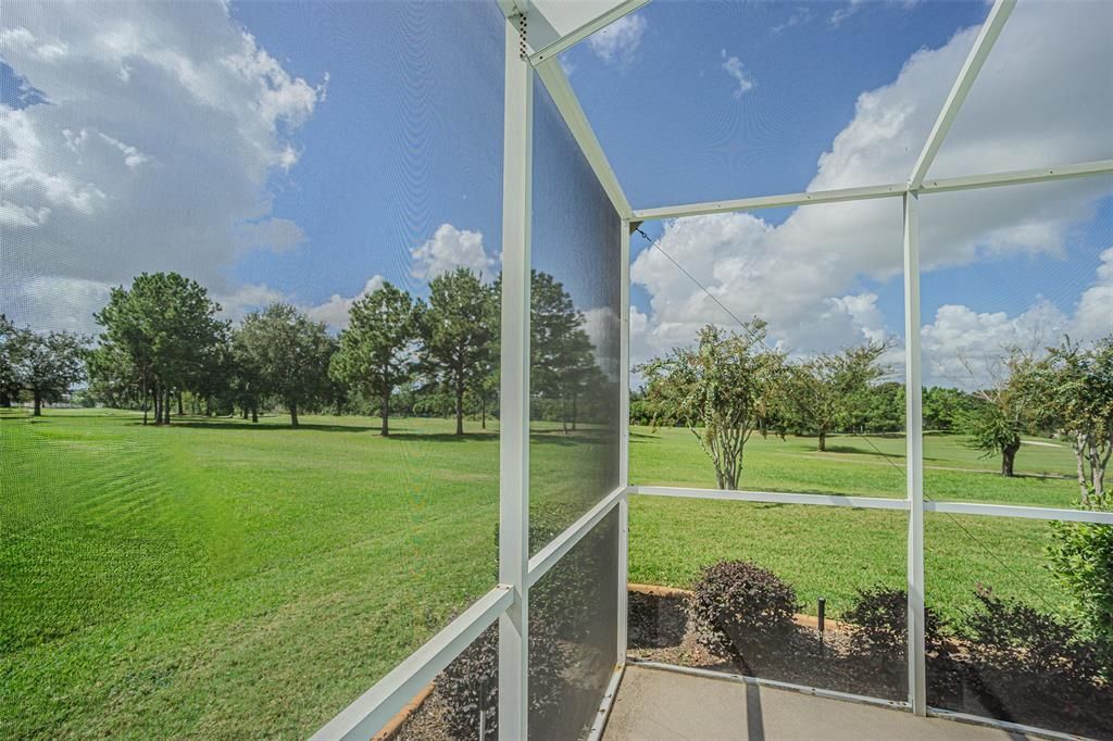 Activo con contrato: $695,000 (4 camas, 3 baños, 2601 Pies cuadrados)