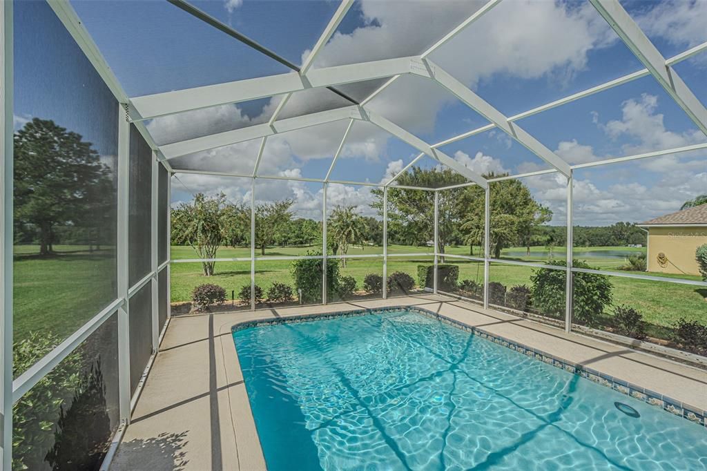 Activo con contrato: $695,000 (4 camas, 3 baños, 2601 Pies cuadrados)