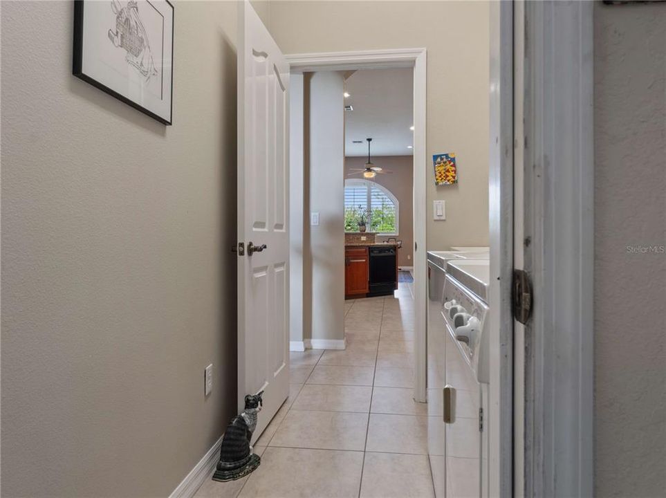 Activo con contrato: $695,000 (4 camas, 3 baños, 2601 Pies cuadrados)