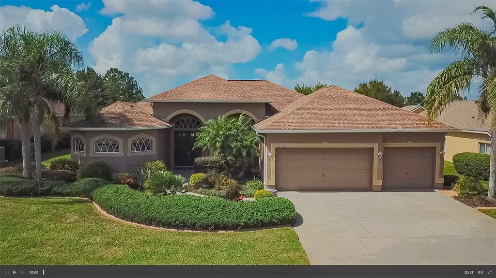 Activo con contrato: $695,000 (4 camas, 3 baños, 2601 Pies cuadrados)