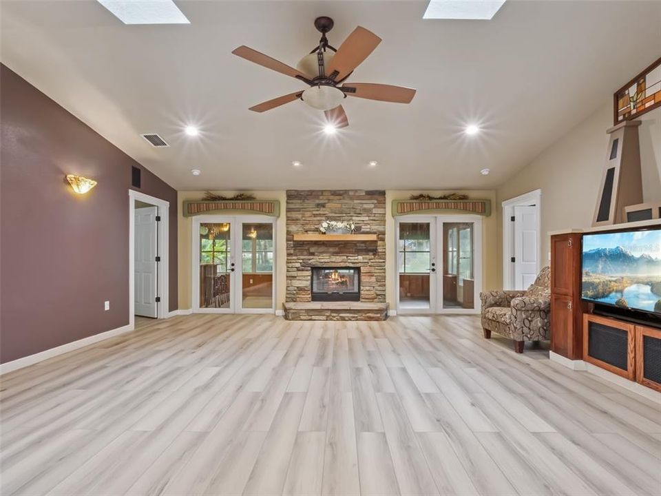 For Sale: $1,050,000 (4 beds, 3 baths, 3182 Square Feet)