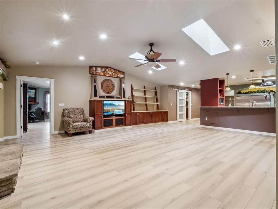 For Sale: $1,050,000 (4 beds, 3 baths, 3182 Square Feet)