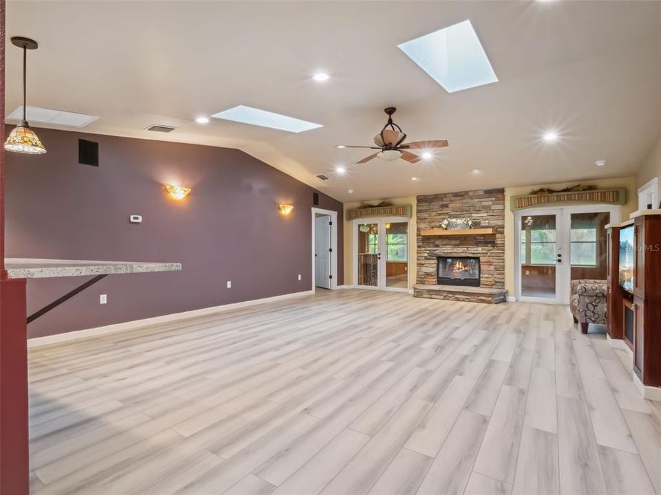 For Sale: $1,050,000 (4 beds, 3 baths, 3182 Square Feet)