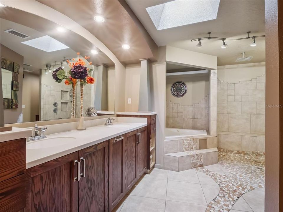 For Sale: $1,050,000 (4 beds, 3 baths, 3182 Square Feet)