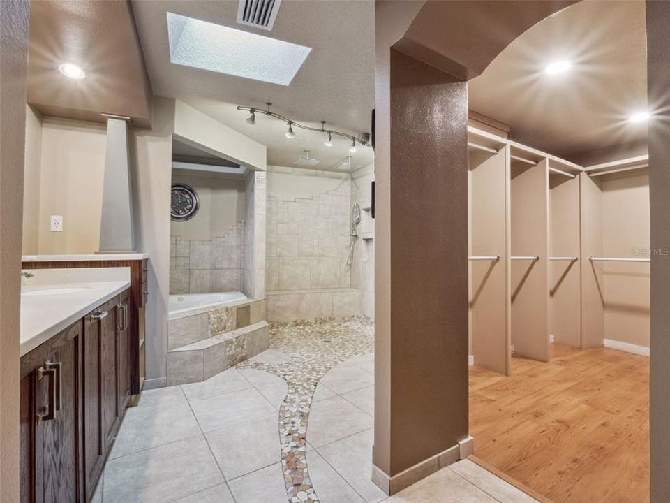 For Sale: $1,050,000 (4 beds, 3 baths, 3182 Square Feet)