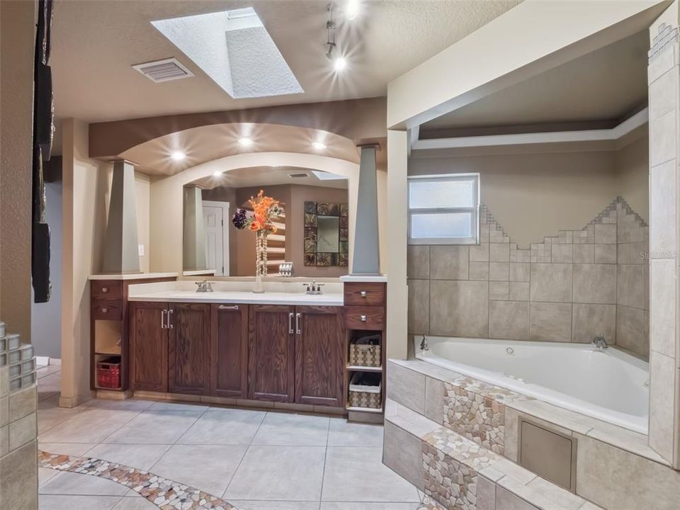 For Sale: $1,050,000 (4 beds, 3 baths, 3182 Square Feet)