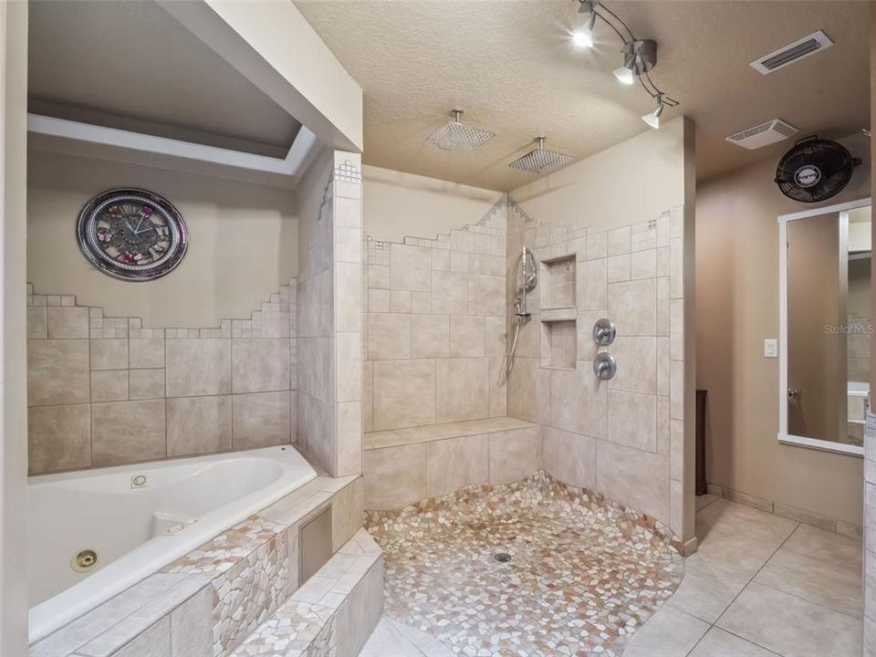 For Sale: $1,050,000 (4 beds, 3 baths, 3182 Square Feet)