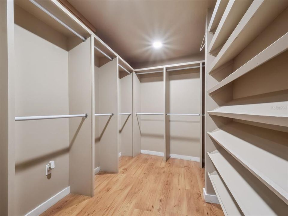 For Sale: $1,050,000 (4 beds, 3 baths, 3182 Square Feet)