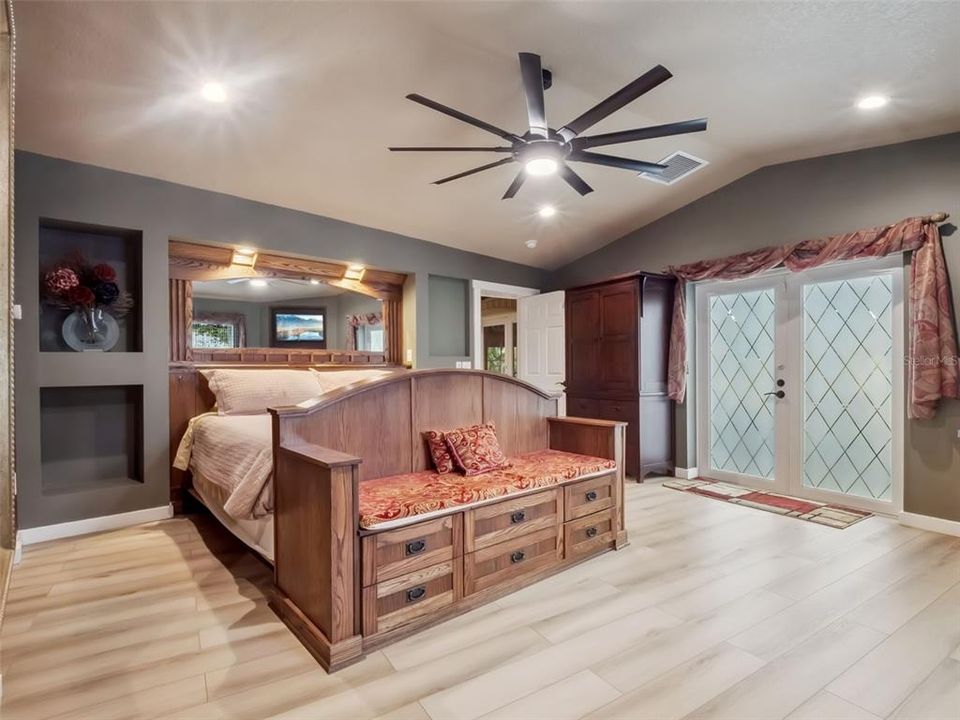 For Sale: $1,050,000 (4 beds, 3 baths, 3182 Square Feet)