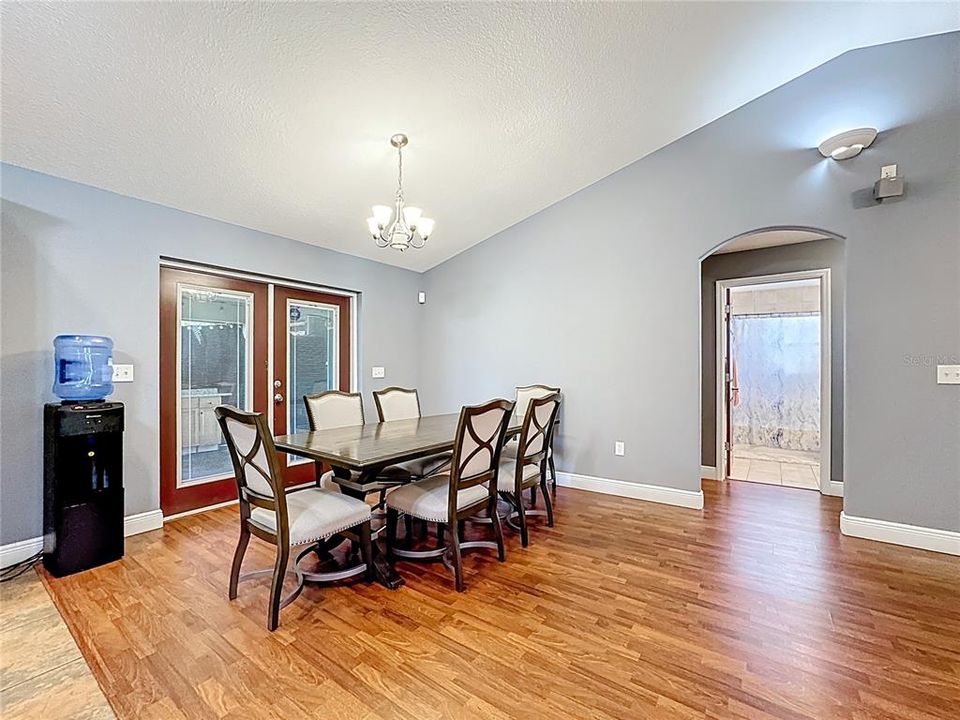 待售: $392,200 (3 贝兹, 2 浴室, 2035 平方英尺)