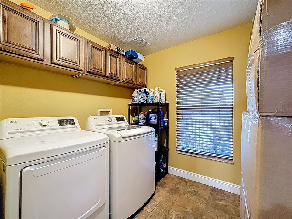 待售: $392,200 (3 贝兹, 2 浴室, 2035 平方英尺)