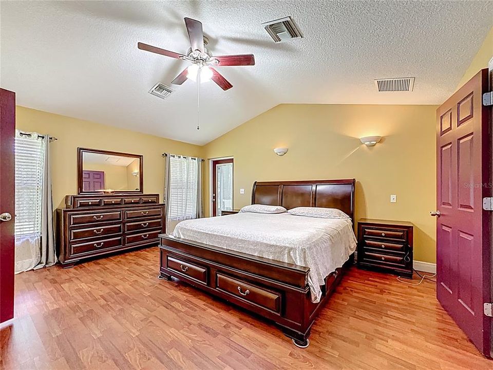 待售: $392,200 (3 贝兹, 2 浴室, 2035 平方英尺)