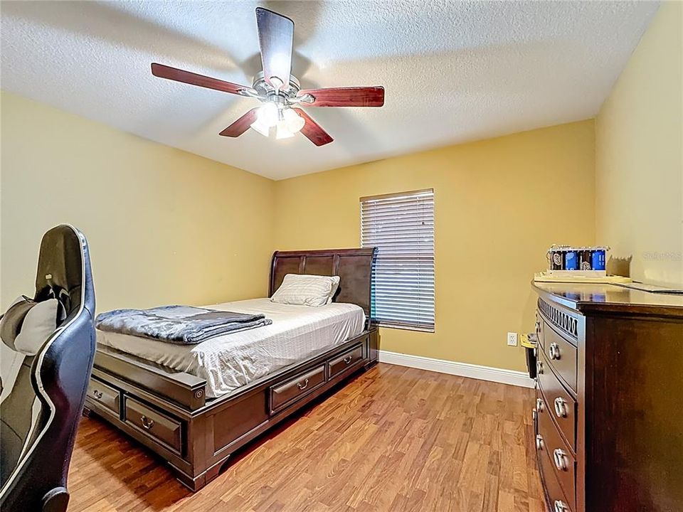 待售: $392,200 (3 贝兹, 2 浴室, 2035 平方英尺)