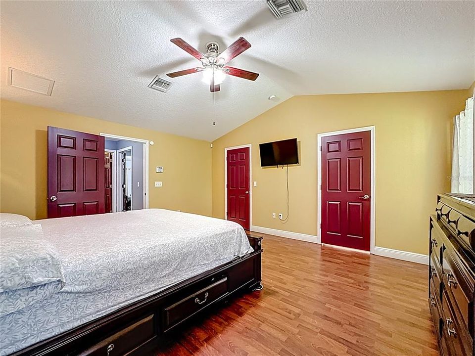 待售: $392,200 (3 贝兹, 2 浴室, 2035 平方英尺)