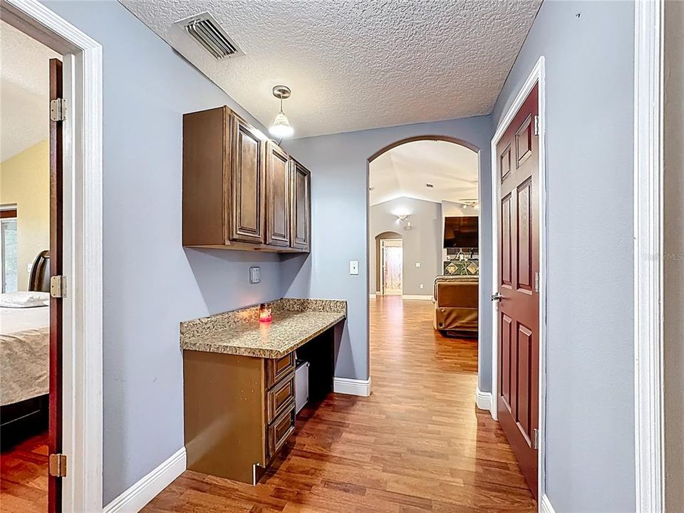 待售: $392,200 (3 贝兹, 2 浴室, 2035 平方英尺)