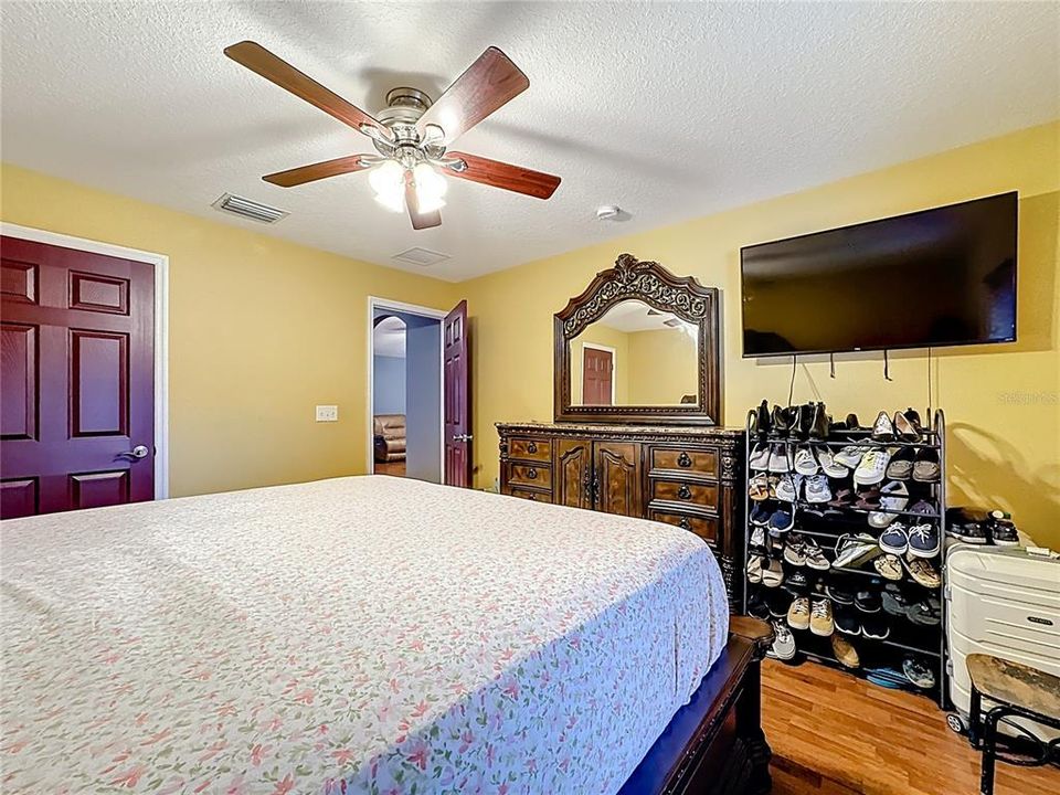 待售: $392,200 (3 贝兹, 2 浴室, 2035 平方英尺)