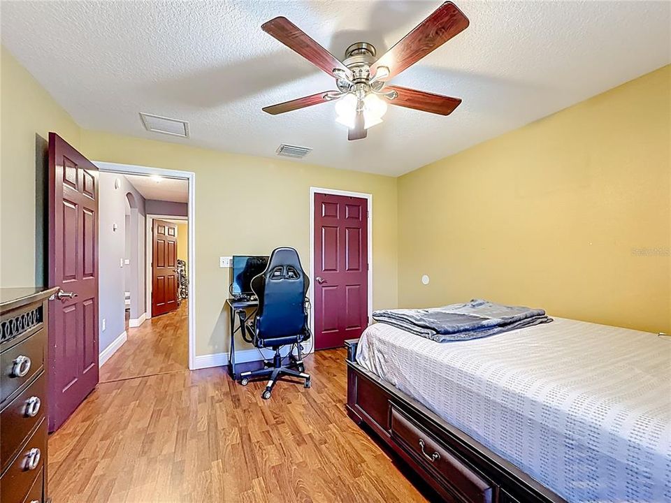 待售: $392,200 (3 贝兹, 2 浴室, 2035 平方英尺)