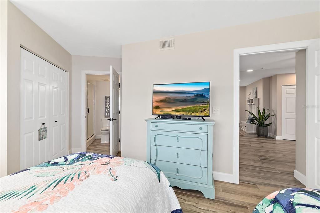 En Venta: $999,900 (3 camas, 3 baños, 2280 Pies cuadrados)