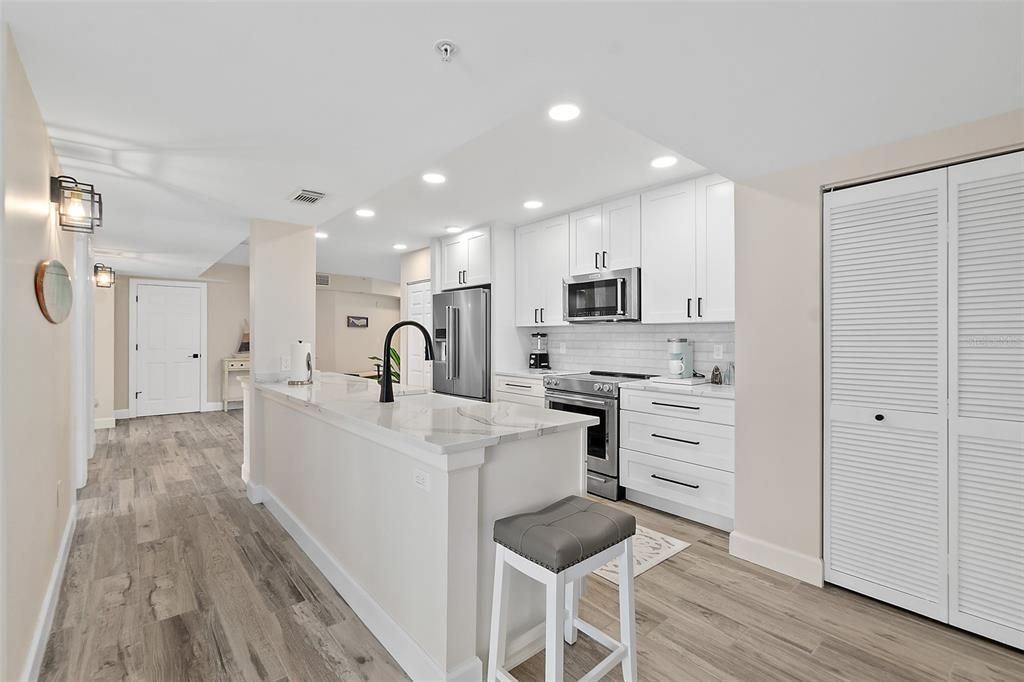 En Venta: $999,900 (3 camas, 3 baños, 2280 Pies cuadrados)