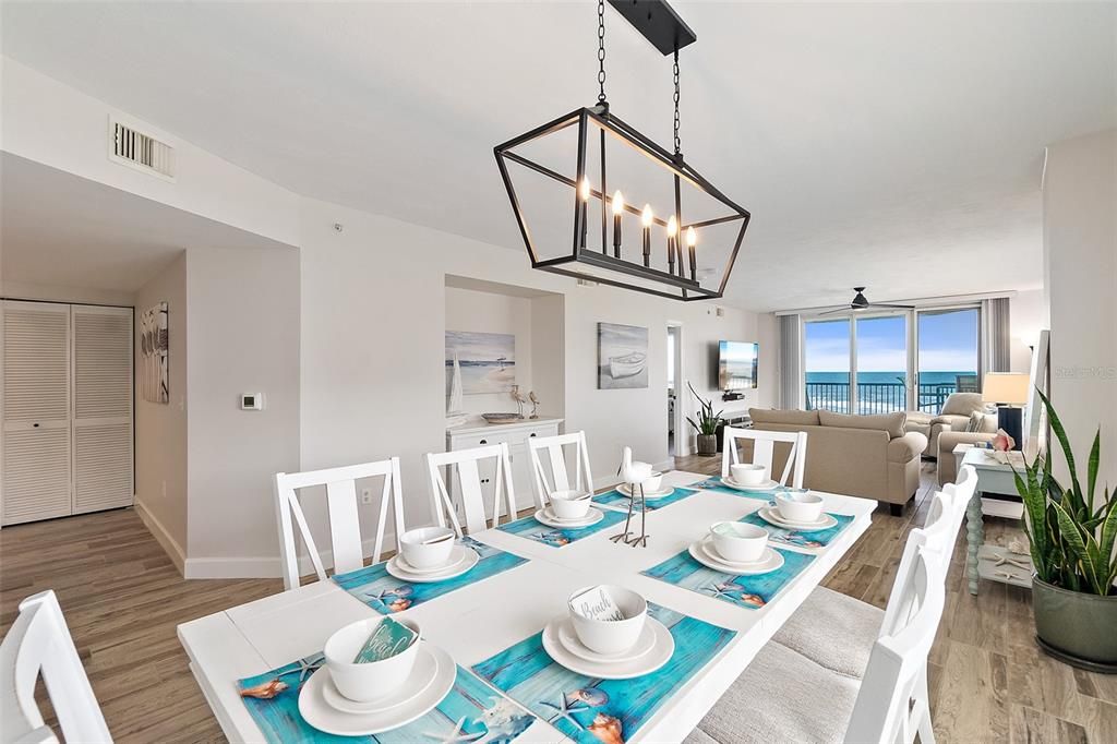 En Venta: $999,900 (3 camas, 3 baños, 2280 Pies cuadrados)