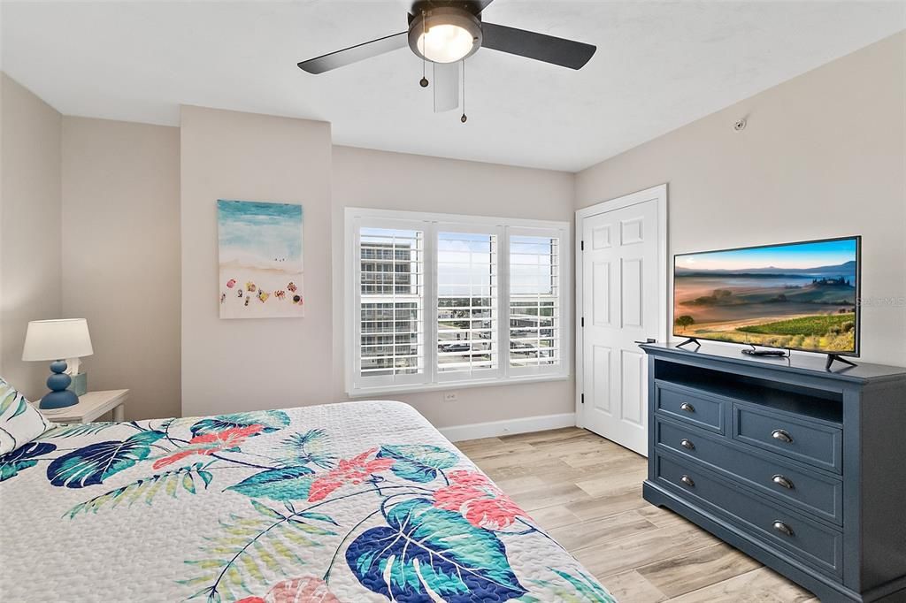 En Venta: $999,900 (3 camas, 3 baños, 2280 Pies cuadrados)