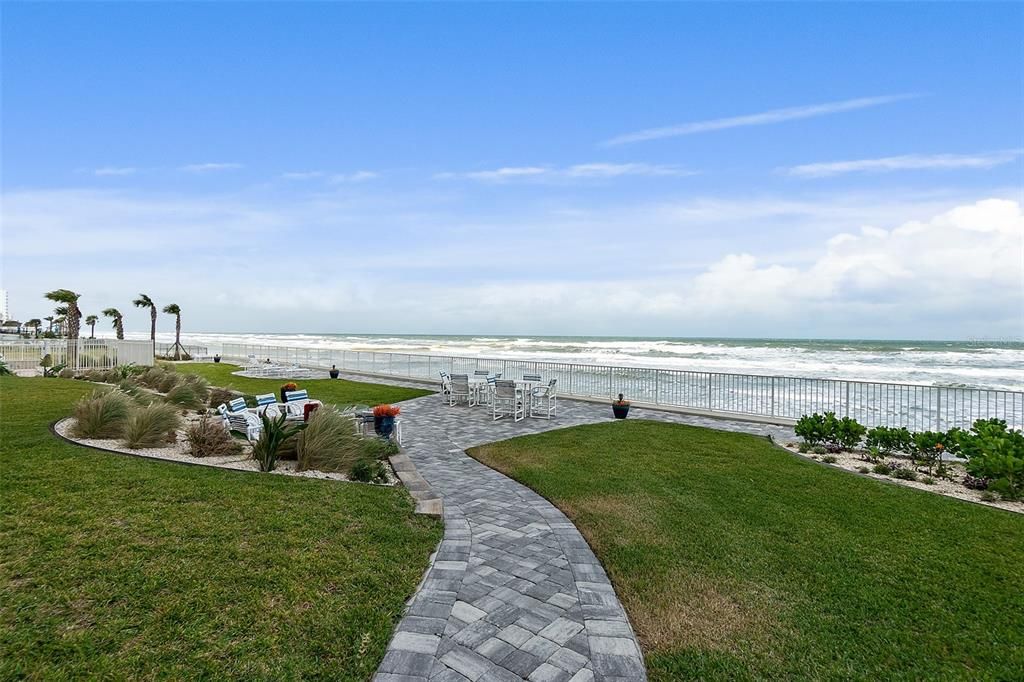 En Venta: $999,900 (3 camas, 3 baños, 2280 Pies cuadrados)