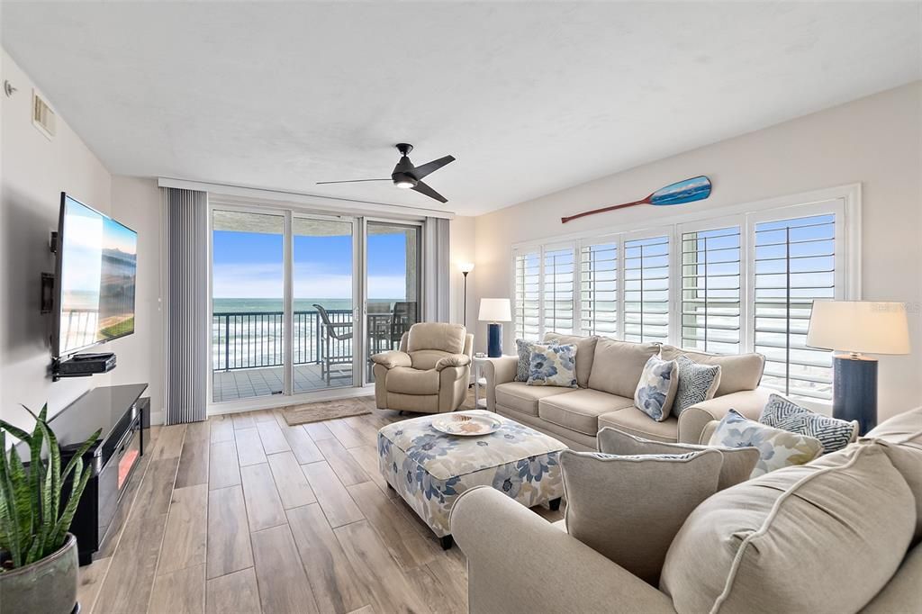 En Venta: $999,900 (3 camas, 3 baños, 2280 Pies cuadrados)