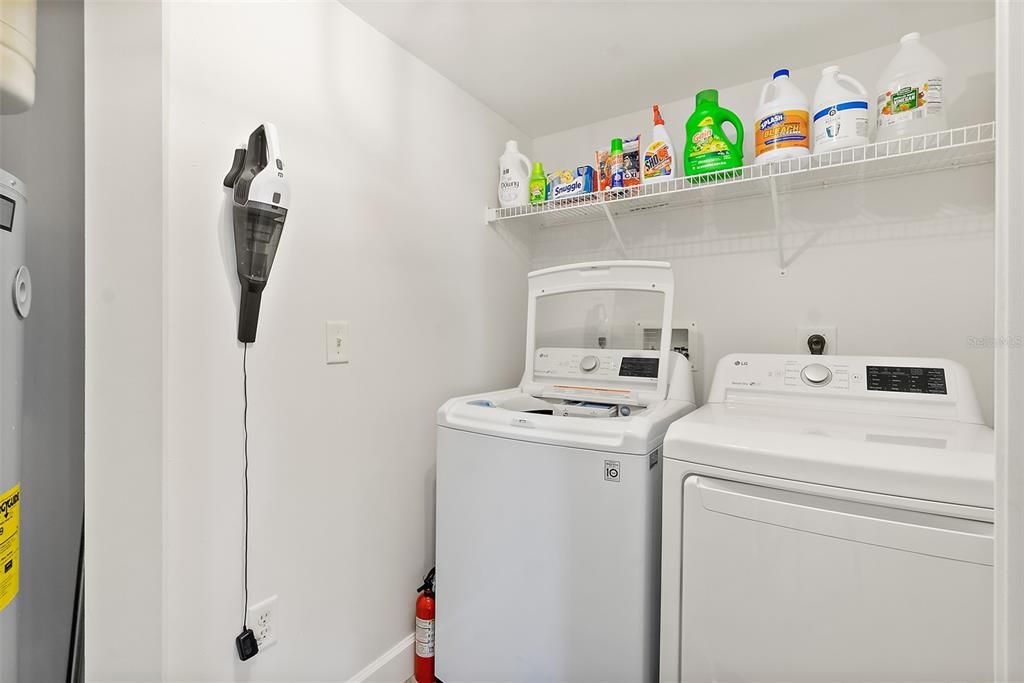 En Venta: $999,900 (3 camas, 3 baños, 2280 Pies cuadrados)