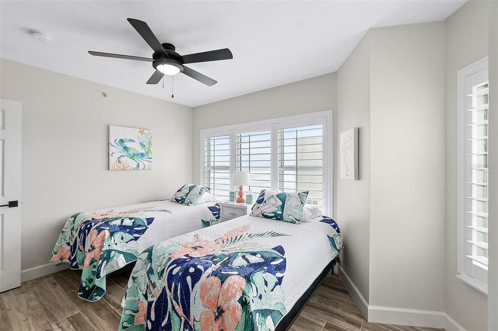 En Venta: $999,900 (3 camas, 3 baños, 2280 Pies cuadrados)