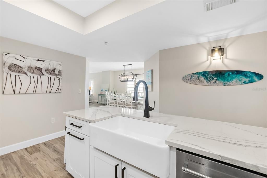 En Venta: $999,900 (3 camas, 3 baños, 2280 Pies cuadrados)